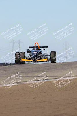 media/Oct-26-2025-CalClub SCCA (Sun) [[8ce1e69566]]/Group 3/Grapevine/